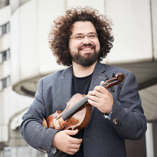 Jonian Ilias Kadesha – violino